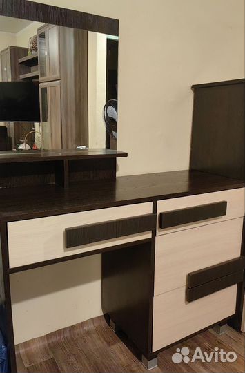 Туалетный столик бу