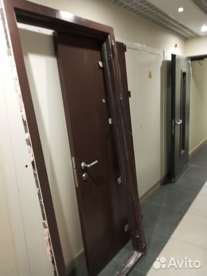 Дверь входная металлическая бу