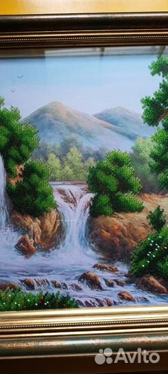 Картина вышитая бисером. Водопад