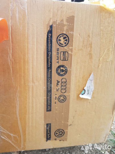 Крыло переднее левое Skoda Octavia A5 1Z 2004-2013