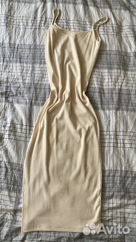 Платье с разрезом