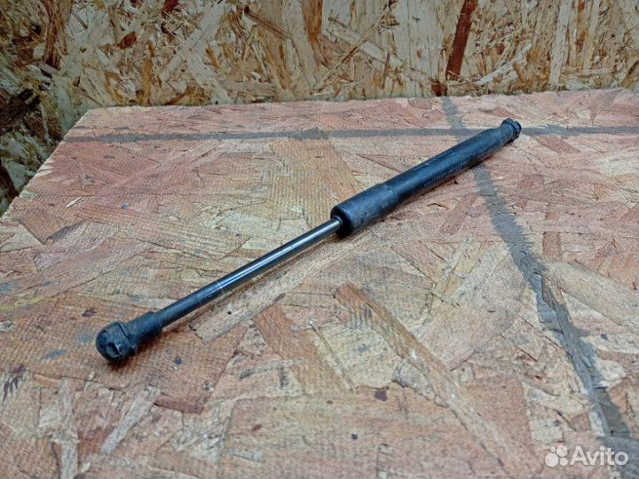 Амортизатор капота Audi Q5 8R 3.0 CCW 2008-2017