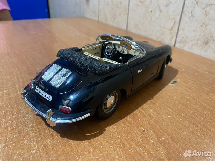 Модель Porsche 356 B Bburago Italy 1/18