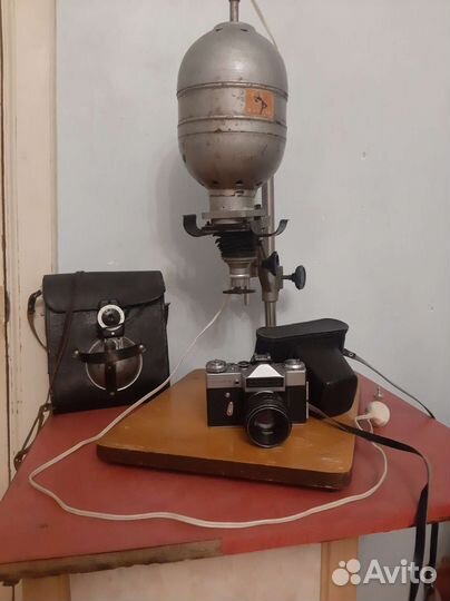 Фотоаппарат Зенит-Е со вспышкой и увеличителем