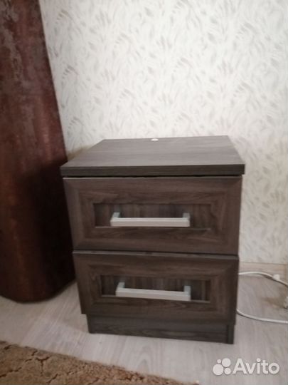 Тумба прикроватная