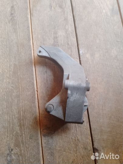 Кронштейн генератора лада гранта