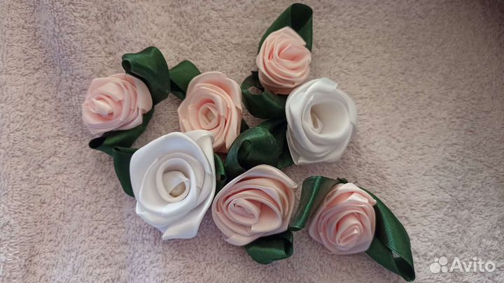 Декоративные цветы из атласа