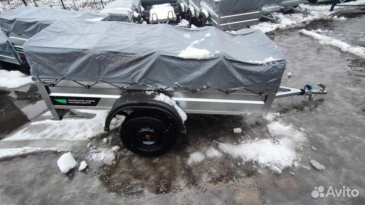 Универсальный легковой прицеп с тентом