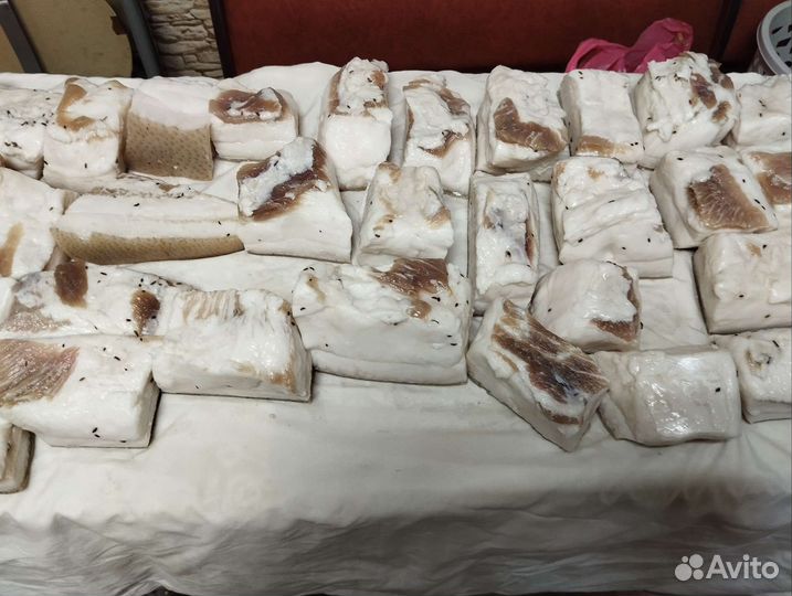 Свежее и солёное домашнее сало