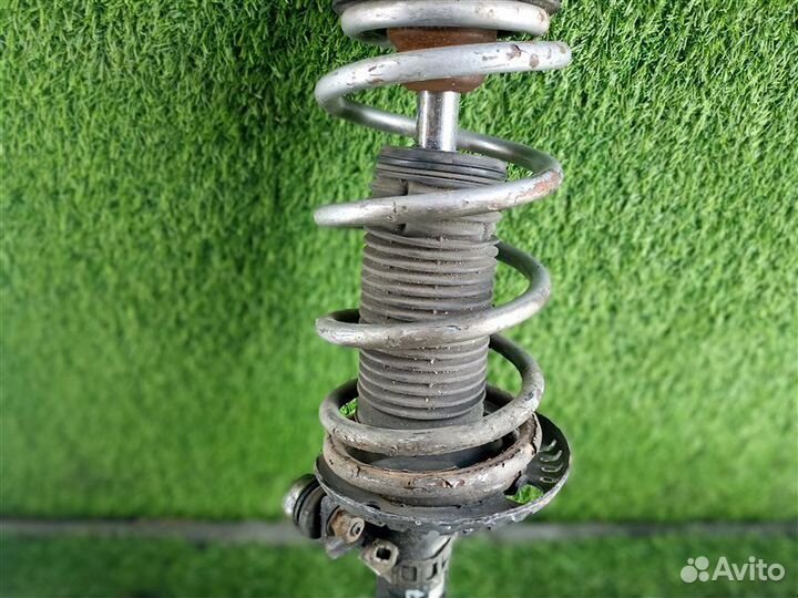 Стойка подвески передняя левая Volkswagen Polo 4