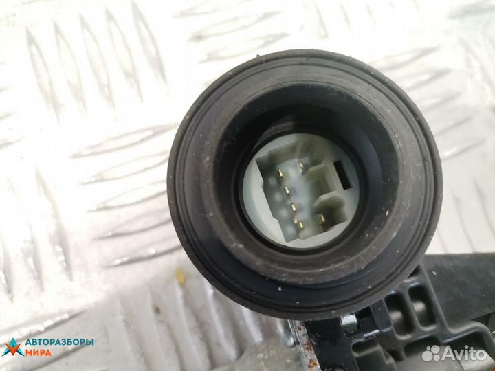 Стеклоподъемник передний левый Toyota Auris 2008