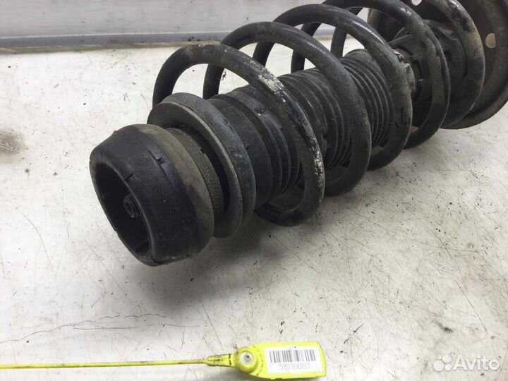 Стойка передняя правая Audi A3 AKL