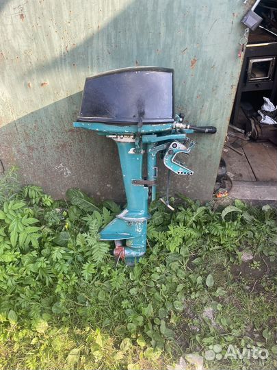 Лодка с моторм