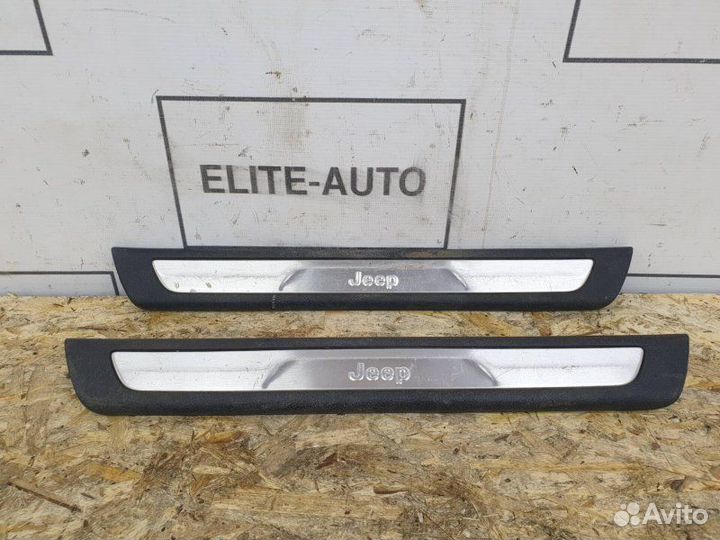 Накладка порога Jeep Grand Cherokee WK2 3.0D 2012