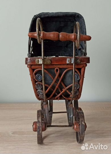 Коляска старинная для кукол.Германия