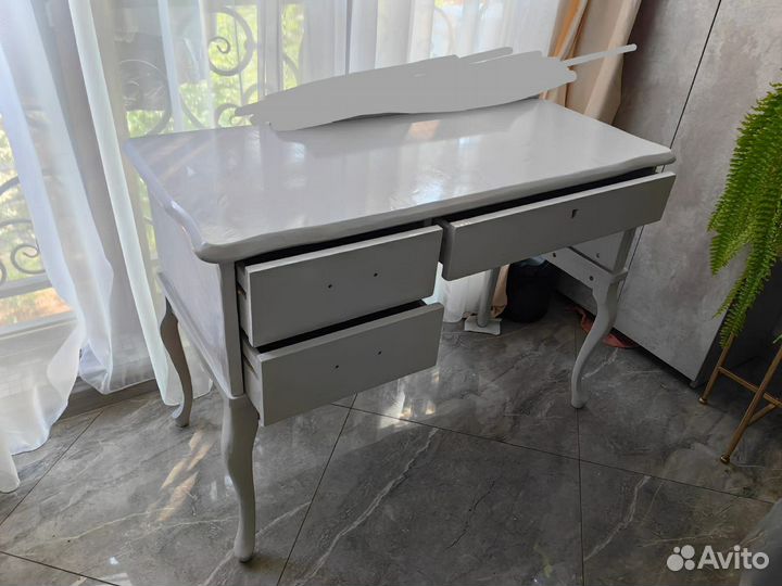 Столик винтажный/туалетный столик 70-80х б.у