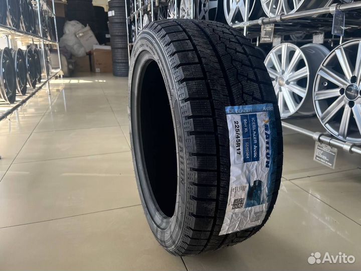 Sailun Ice Blazer Arctic 225/45 R17 94H