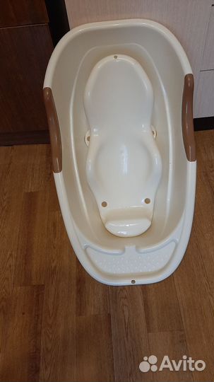 Ванночка для купания с горкой