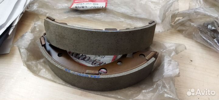 Колодки тормозные Honda Civic Honda HR-V logo