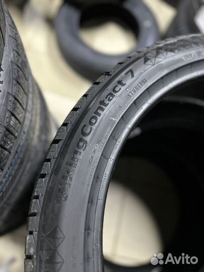 Continental ContiVikingContact 7 275/40 R22 и 315/35 R22 111H