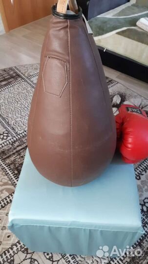 Боксерская груша и перчатки