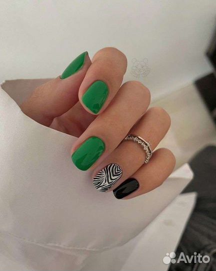 Маникюр/педикюр/наращивание