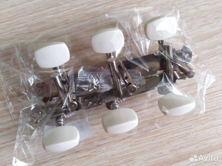 Колки и струны для гитар