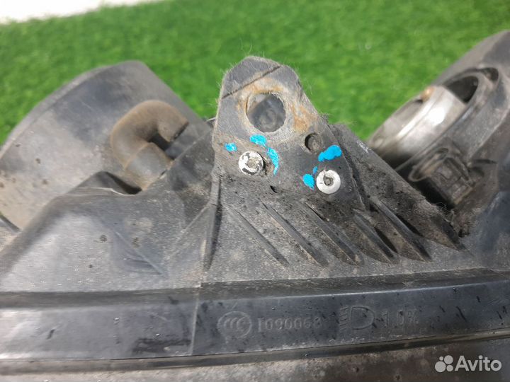 В наличии: Фара правая Mazda 3 BK