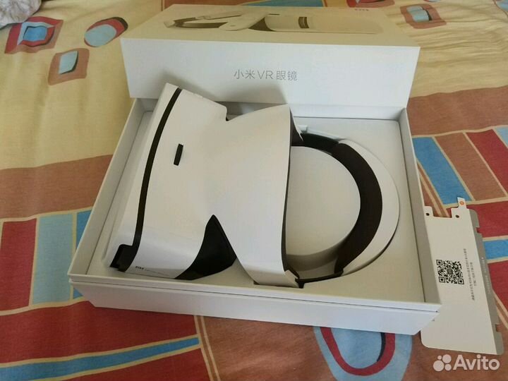 Xiaomi Mi VR - очки виртуальной реальности