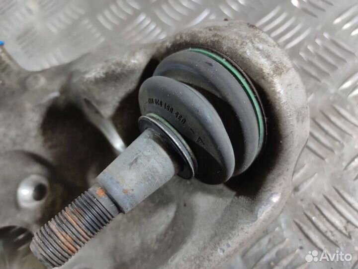 Кулак передний левый BMW 5 F07/F10/F11 рест. 2015