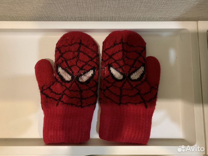 Варежки детские-человек паук