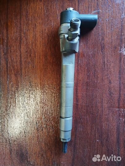 Продам форсунку Мерседес А6110701187