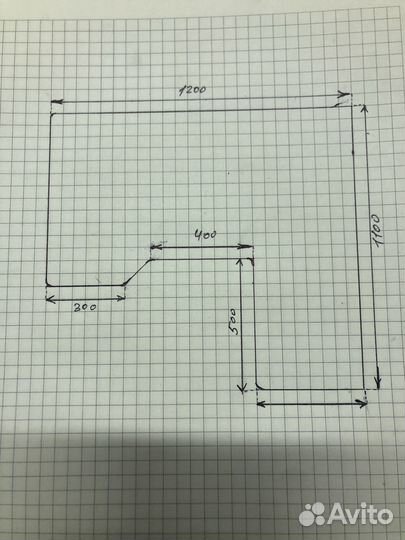 Угловой компьютерный стол