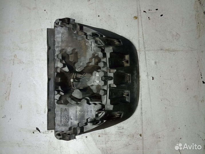 Эмблема peugeot 308