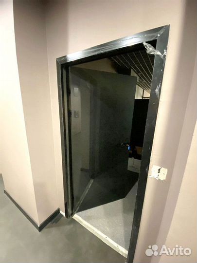 Распашные стеклянные двери