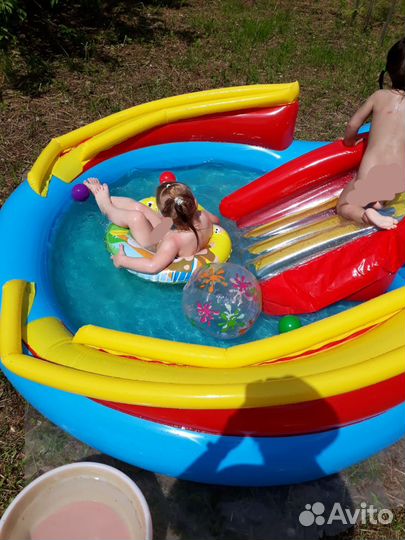 Детский надувной бассейн с горкой