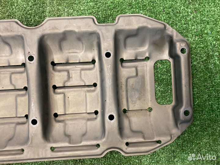 Маслоотражатель Mercedes-Benz M104