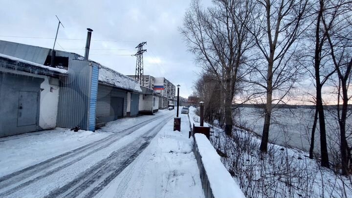 Гараж, > 30 м²