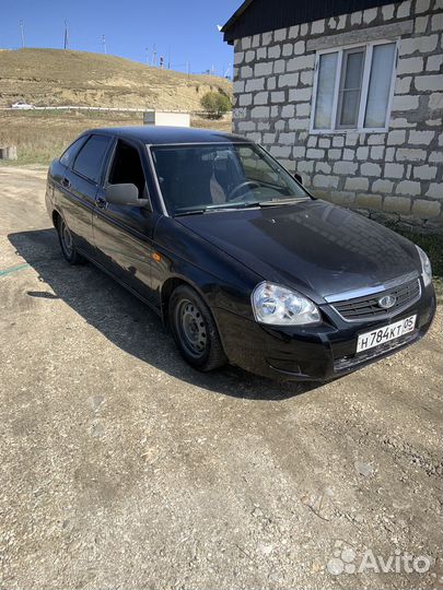 Капот на priora