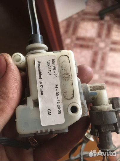 Активатор замка люка бензобака Chevrolet Cruze