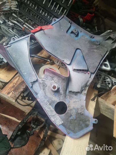 Kawasaki zx9r боковина левая пластик обтекатель