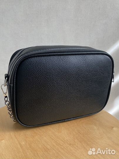 Сумочка женская через плечо новая Guess