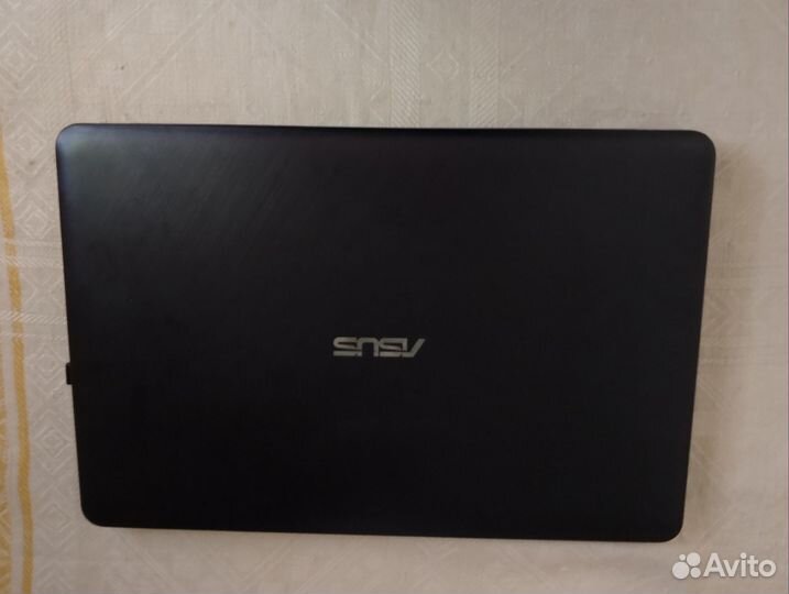 Ноутбук офисный бу, в комплекте мышка и коврик