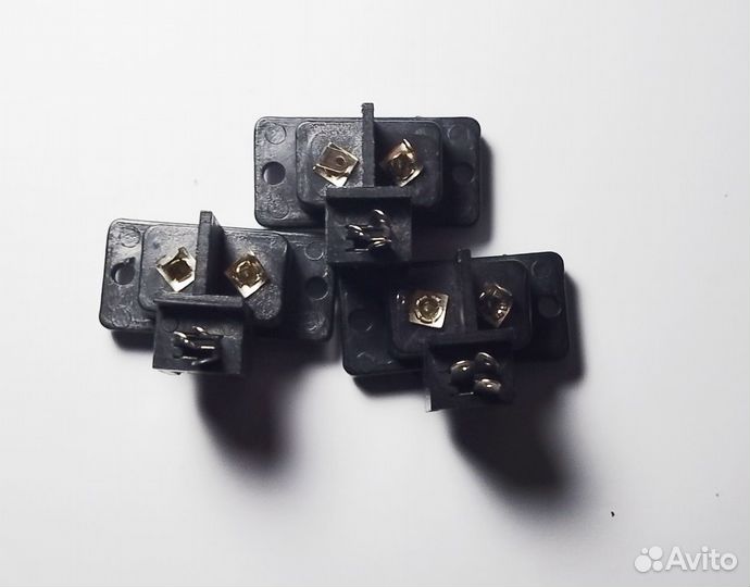 Вилка внутренняя для шнура аппаратуры / мама