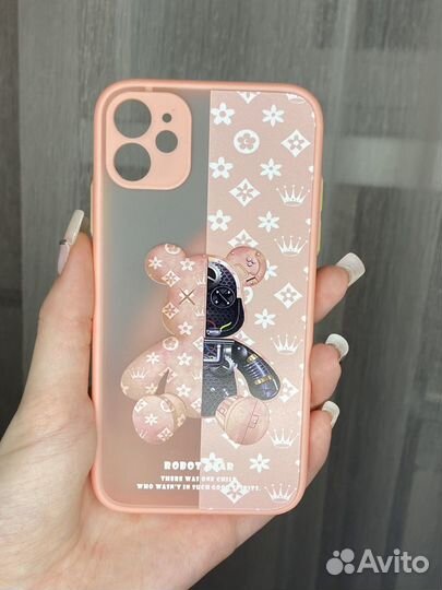 Чехлы на iPhone 11