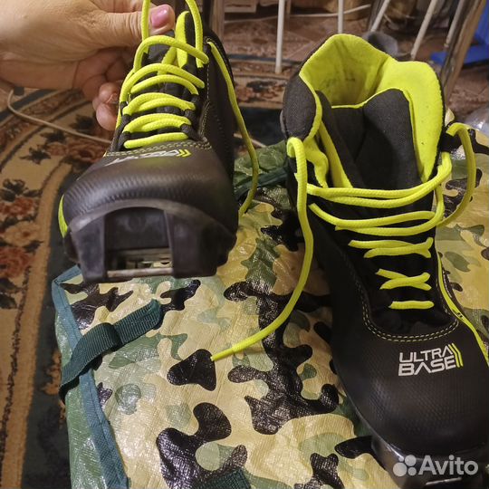 Лыжные ботинки