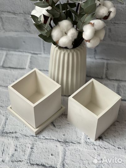 Ваза из гипса (высота 143мм)