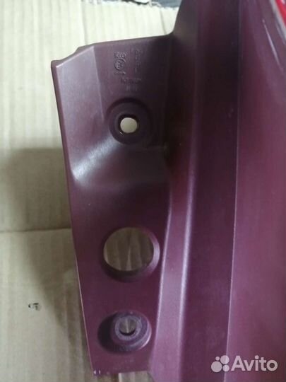 Задний правый наружный фонарь на Тойоту Раф4