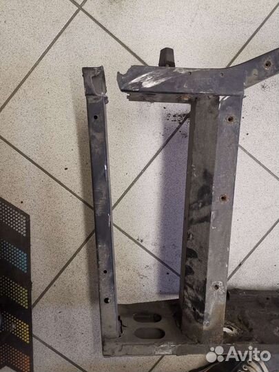 Рамка радиатора chevrolet tahoe GMT 840