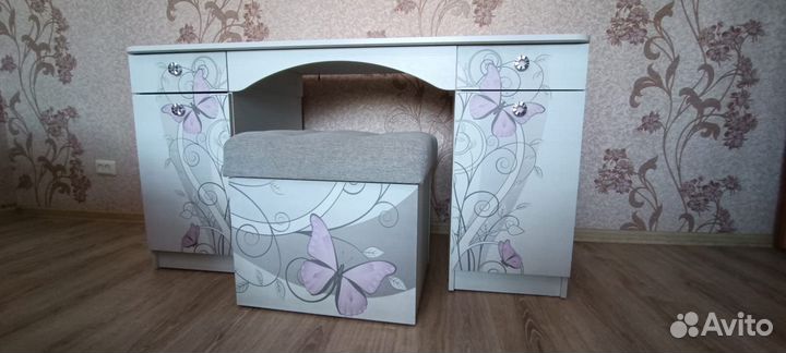 Комплект мебели для девочки